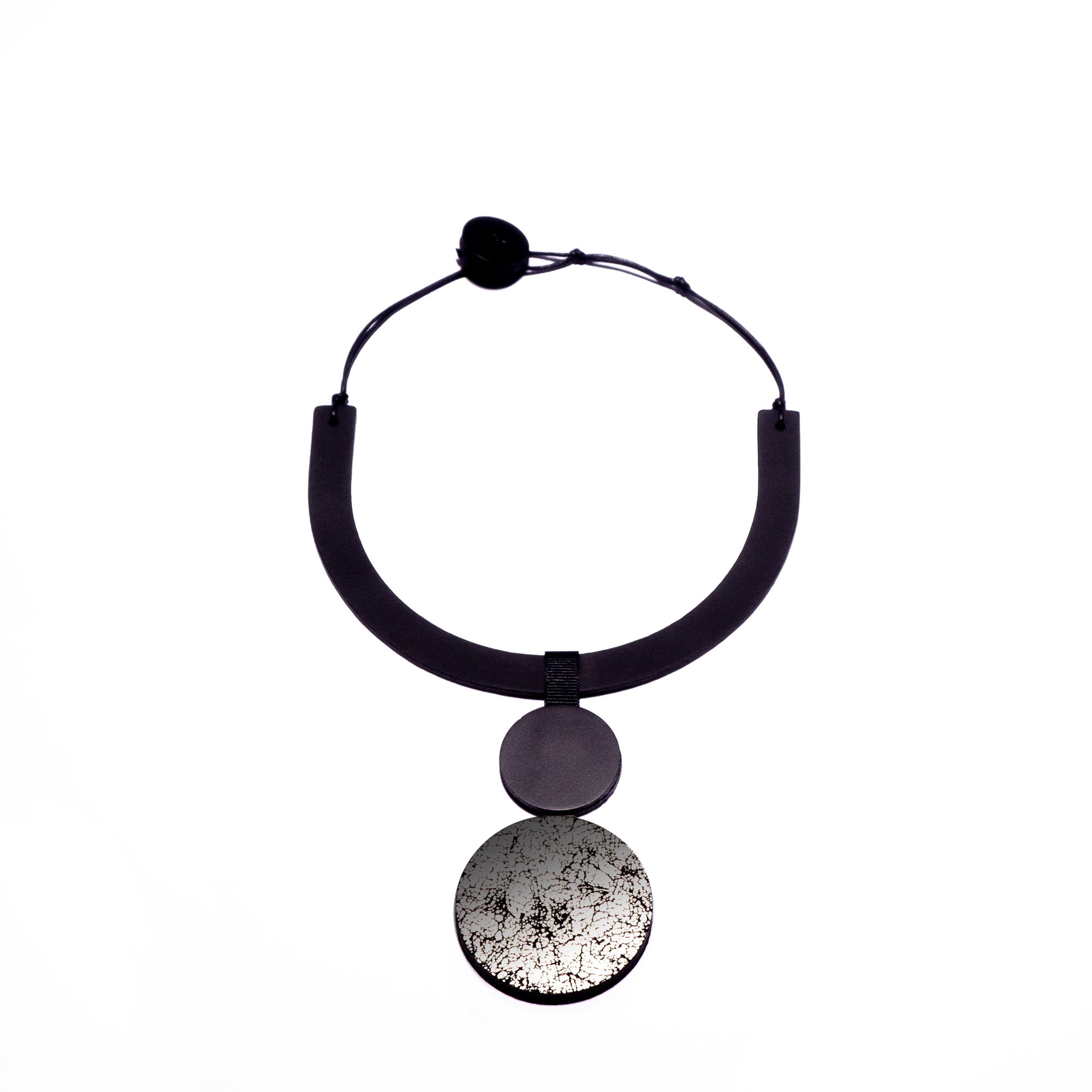 Collier en cuir, noir mat et gris métallisé craquelé
