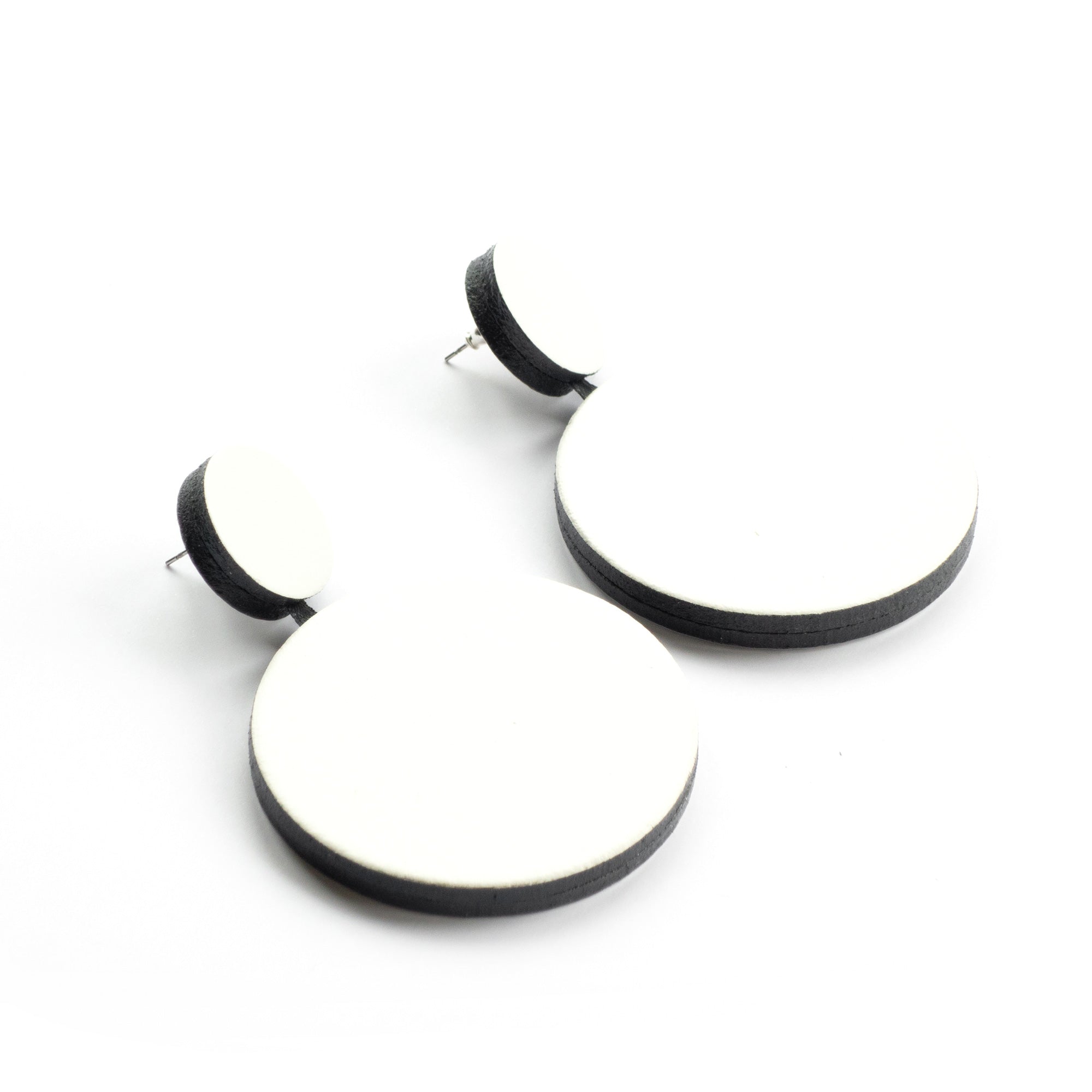 Grandes boucles d'oreilles rondes cuir blanc