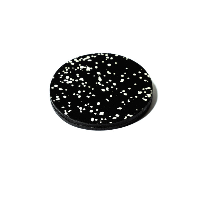 Broche en cuir ronde, noire