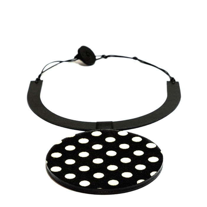 Collier en cuir noir et blanc, design