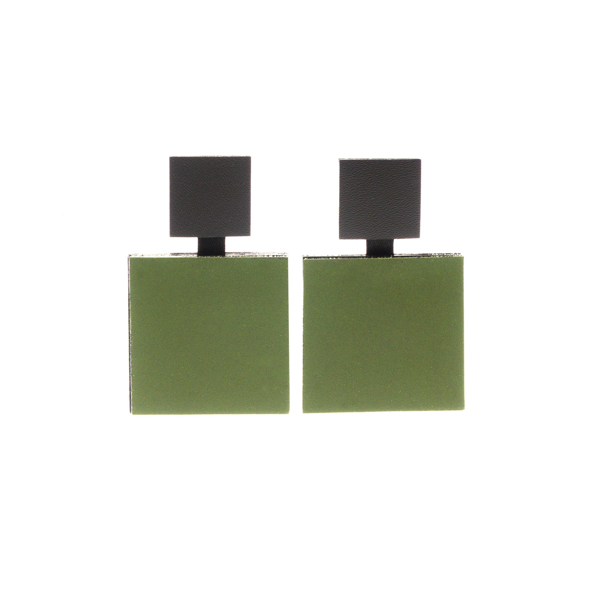Boucles d'oreilles carrées en cuir, vert mat