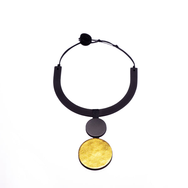 Collier en cuir, noir mat et doré