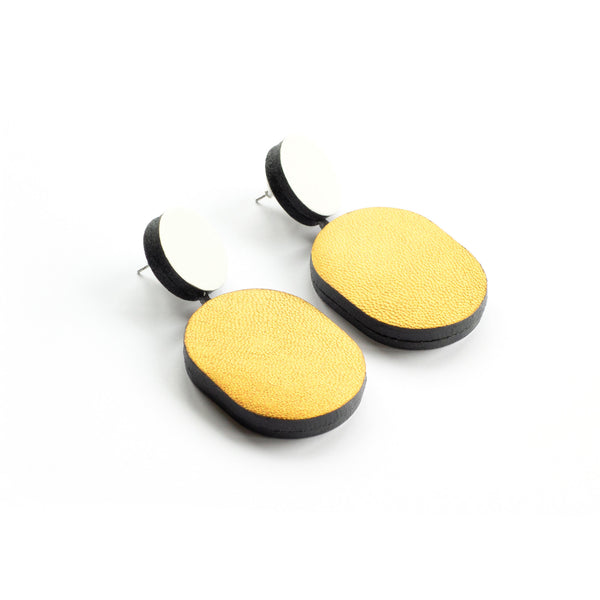 Boucles d'oreilles ovales cuir blanc et doré